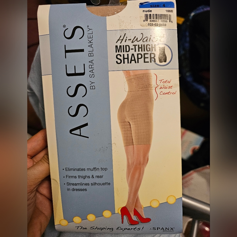NWT Assets by Sara Blakely Hi-Waist Nude Mid-Thigh Shaper